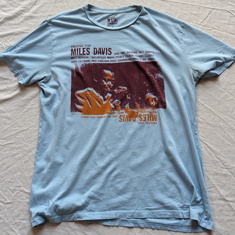 Friend or Foe Tee w/ Miles Davis graphic. Size L
